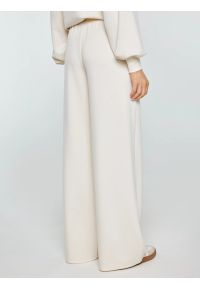 Big-Star - Spodnie damskie dresowe z szeroką nogawką kremowe Lunarap 102. Kolor: kremowy. Materiał: dresówka. Styl: elegancki #6