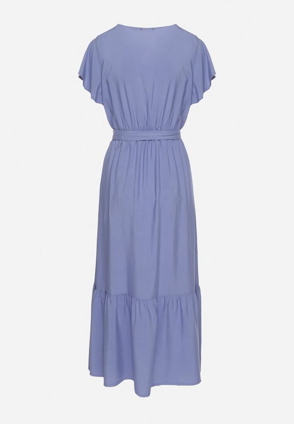 Born2be - Niebieska Wiskozowa Sukienka z Kopertowym Dekoltem z Paskiem Savorlisse. Okazja: na co dzień. Kolor: niebieski. Materiał: wiskoza. Wzór: aplikacja. Typ sukienki: kopertowe. Styl: casual, klasyczny