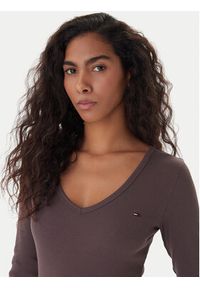 Tommy Jeans Bluzka Essential DW0DW17990 Brązowy Slim Fit. Kolor: brązowy. Materiał: bawełna #3