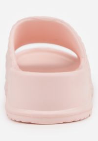 Born2be - Różowe Klapki na Grubej Podeszwie z Tłoczoną Cholewką Farnan. Okazja: na co dzień, na spacer. Kolor: różowy. Materiał: dzianina, dresówka. Wzór: paski. Sezon: lato. Styl: casual, elegancki #8