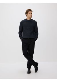 Reserved - Spodnie chino slim z paskiem - czarny. Kolor: czarny. Materiał: tkanina, bawełna