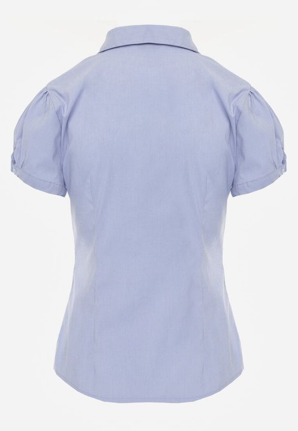 Renee - Jasnoniebieska Gładka Koszula z Krótkimi Rękawami i Kołnierzem Hollitta. Okazja: na co dzień. Kolor: niebieski. Długość rękawa: krótki rękaw. Długość: krótkie. Wzór: gładki. Styl: casual, klasyczny