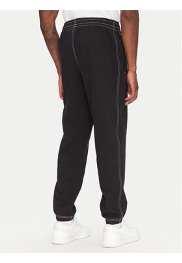 Adidas - adidas Spodnie dresowe JP4487 Czarny Regular Fit. Kolor: czarny. Materiał: bawełna