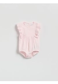 Reserved - Muślinowe body z falbanką - pastelowy róż. Kolor: różowy. Materiał: bawełna, tkanina