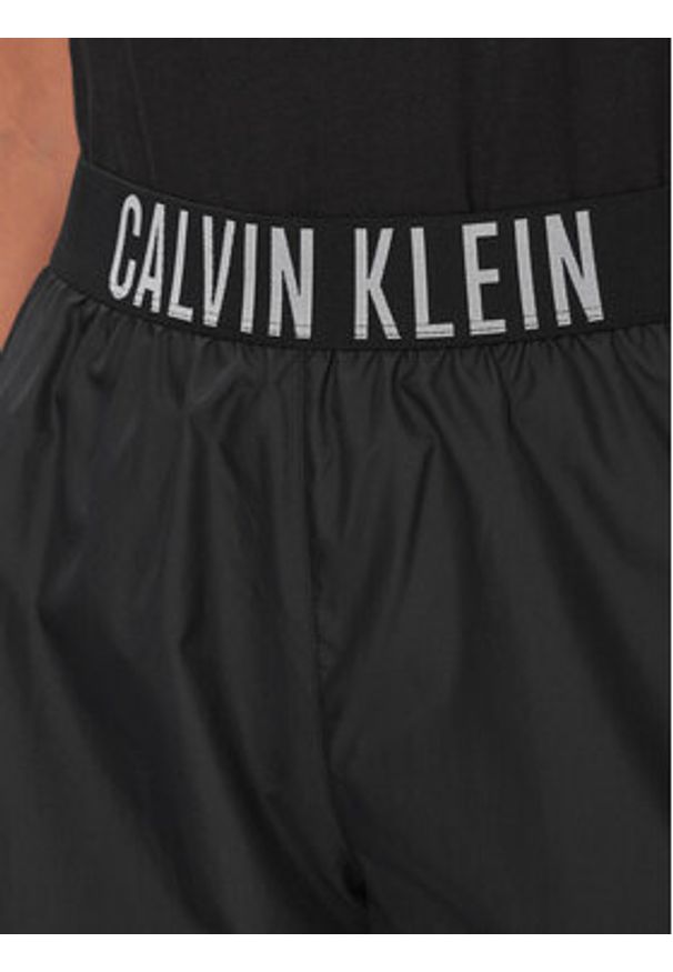 Calvin Klein Swimwear Szorty sportowe KW0KW02482 Czarny Regular Fit. Kolor: czarny. Materiał: syntetyk