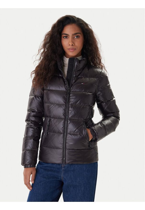 Tommy Jeans Kurtka puchowa DW0DW21618 Czarny Slim Fit. Kolor: czarny. Materiał: syntetyk