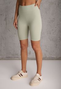 Renee - Zielone Elastyczne Szorty Biker High Waist Diovien. Okazja: na co dzień. Stan: podwyższony. Kolor: zielony. Materiał: prążkowany. Długość: krótkie. Styl: casual #5