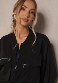 Renee - Czarny Komplet Dresowy Cargo Spodnie i Bluza Zdobiona Imitacją Kieszeni Nolhira. Kolor: czarny. Materiał: dresówka. Wzór: aplikacja