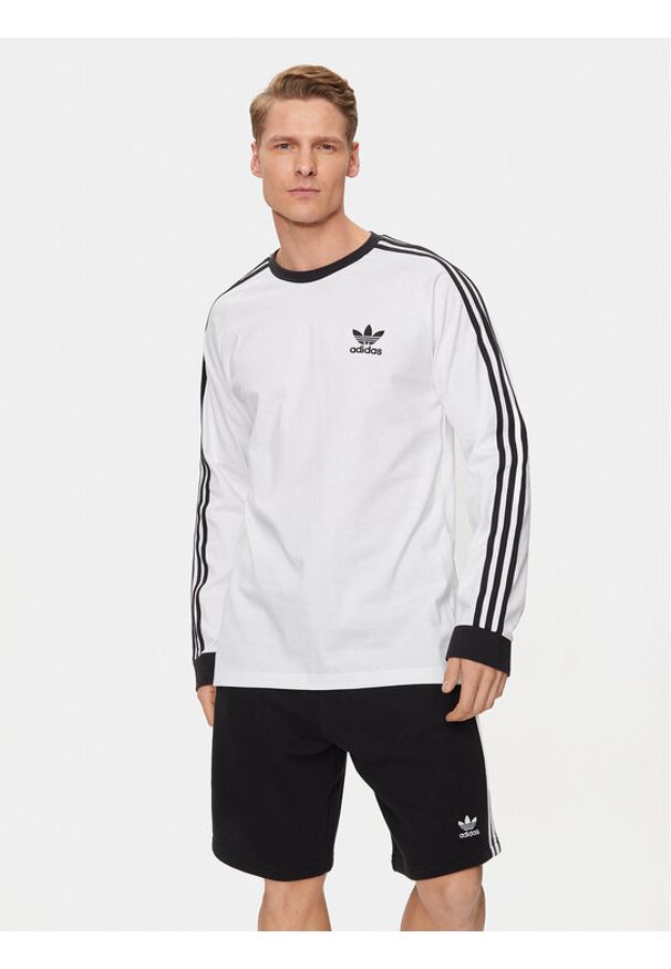 Adidas - adidas Longsleeve Adicolor Classics 3-Stripes Long-Sleeve Top IA4879 Biały Slim Fit. Kolor: biały. Materiał: bawełna. Długość rękawa: długi rękaw