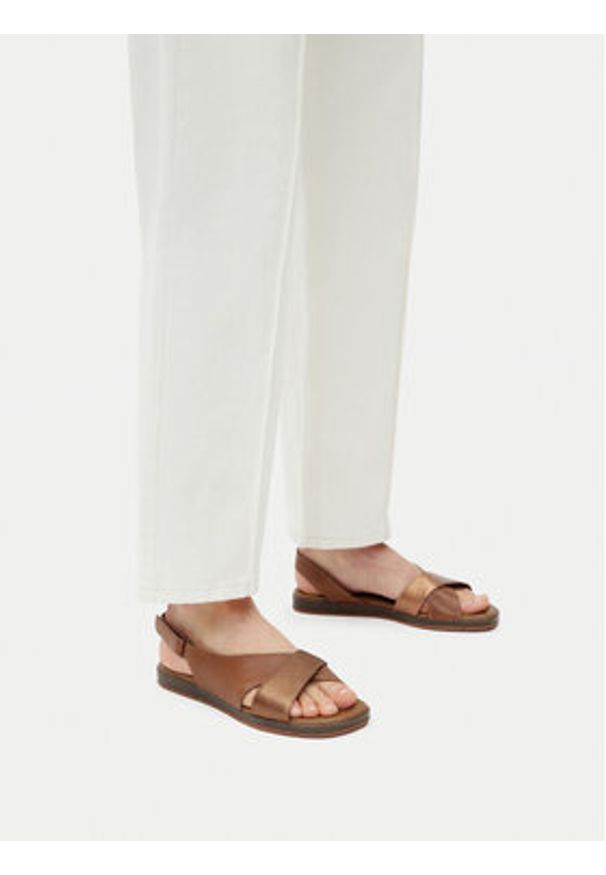 Lasocki Sandały WI16-740A-01L Brązowy. Kolor: brązowy. Materiał: skóra