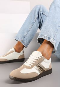 Born2be - Ciemnobeżowe Stylowe Sneakersy na Płaskiej Podeszwie z Geometrycznymi Przeszyciami Rialine. Okazja: na spotkanie biznesowe, do pracy. Kolor: beżowy. Materiał: jeans. Wzór: geometria. Obcas: na płaskiej podeszwie #1