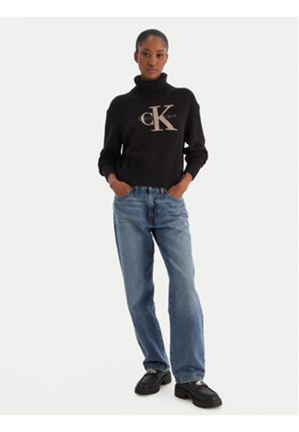 Calvin Klein Jeans Golf Chenille Monologo LV047D354G Czarny Regular Fit. Typ kołnierza: golf. Kolor: czarny. Materiał: bawełna