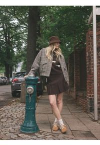 Reserved - Plisowane spódnico-szorty - ciemnobrązowy. Kolor: brązowy. Materiał: wiskoza, tkanina