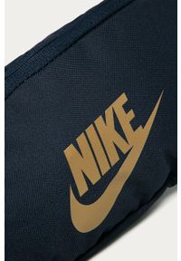 Nike Sportswear - Nerka. Kolor: niebieski. Materiał: poliester, materiał. Wzór: nadruk #4