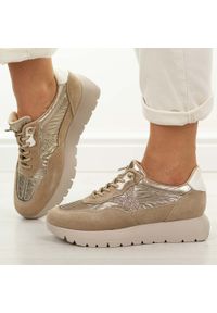 Złote skórzane sneakersy damskie Vinceza 18115. Okazja: na co dzień. Kolor: złoty. Materiał: skóra, zamsz, tkanina. Sezon: wiosna, lato, jesień #1