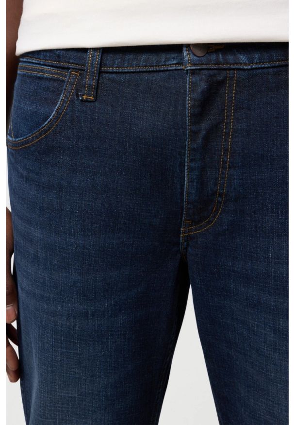 Wrangler - MESKIE SPODNIE WRANGLER HORIZON SADDLE SUNSET 112371385