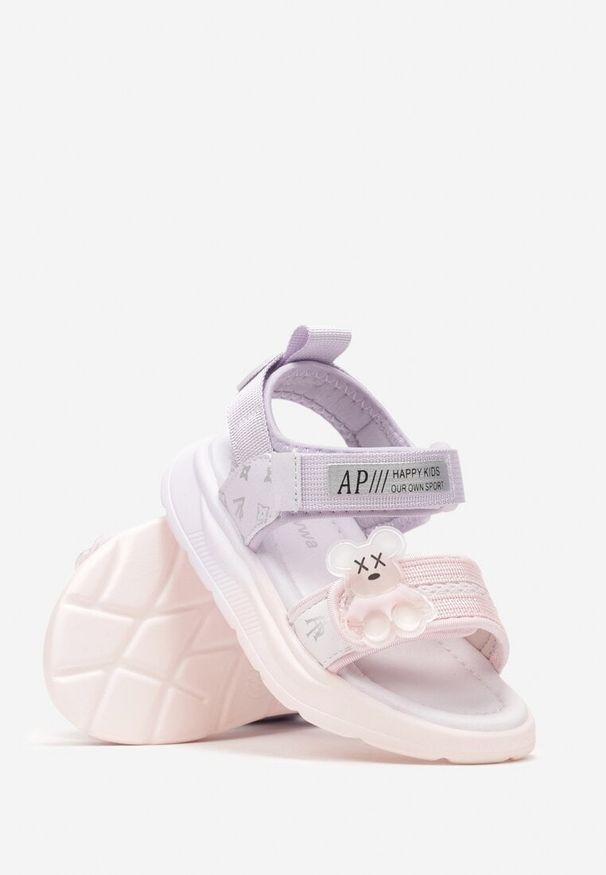 Born2be - Różowo-Fioletowe Płaskie Sandały na Rzepy Ozdobione Aplikacją 3DDaines. Zapięcie: rzepy. Kolor: różowy. Wzór: aplikacja. Sezon: lato. Styl: elegancki