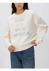 Reserved - Bluza z haftowanym napisem - złamana biel. Materiał: bawełna. Wzór: haft, napisy #1