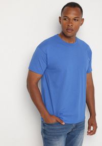 Born2be - Niebieska Bawełniana Koszulka T-shirt w Stylu Basic Malorisa. Okazja: na co dzień. Kolor: niebieski. Materiał: bawełna. Styl: klasyczny, casual, elegancki