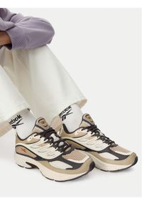 Reebok Sneakersy EO-PREMIER ROAD CONTROL 100274641 Beżowy. Kolor: beżowy. Materiał: materiał #1