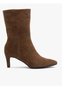 Ryłko - Brązowe wyższe botki ze skóry welurowej. Wysokość cholewki: za kostkę. Zapięcie: zamek. Kolor: brązowy. Materiał: skóra, welur. Szerokość cholewki: normalna. Obcas: na obcasie. Styl: street. Wysokość obcasa: średni #1
