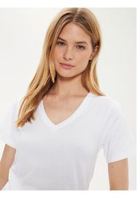 Brave Soul T-Shirt LTS-627SONNYWH Biały Relaxed Fit. Kolor: biały. Materiał: bawełna