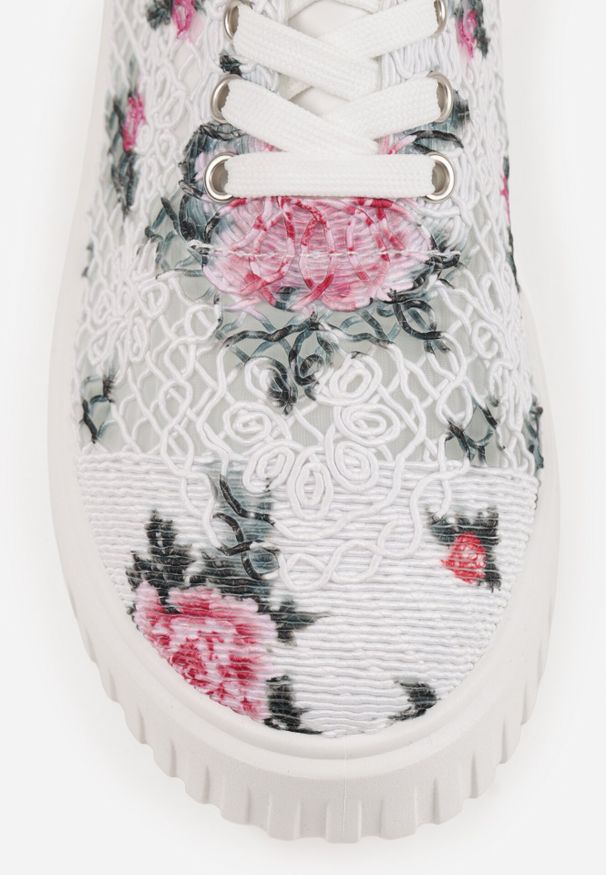 Born2be - Biało-Różowe Ażurowe Sneakersy Vices na Grubej Podeszwie z Tłoczeniem Luminise. Okazja: na co dzień. Kolor: biały. Materiał: jeans. Szerokość cholewki: normalna. Wzór: ażurowy