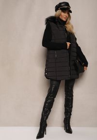 Renee - Czarna Kamizelka z Pikowanymi Przeszyciami Kieszeniami i Kapturem z Futrem Seaniiea. Okazja: na co dzień. Kolor: czarny. Materiał: futro. Styl: elegancki, casual #3