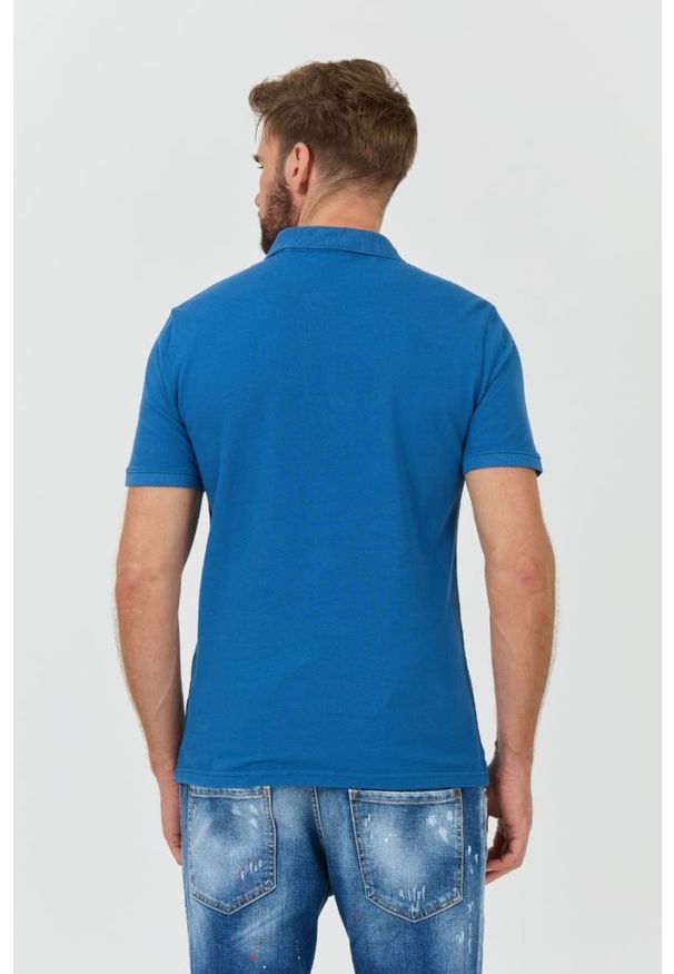 Guess - GUESS Niebieskie męskie polo Washed, Rozmiar XL. Typ kołnierza: polo. Kolor: niebieski