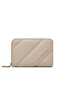 Calvin Klein Jeans Portfel Quileted Med Zip K60K612256 Écru. Kolor: kremowy. Materiał: skóra #1