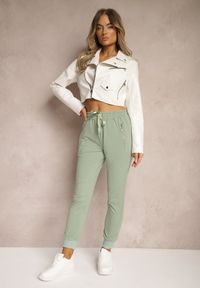 Renee - Jasnozielone Spodnie Dresowe z Bawełny High Waist Ozdobione Kieszeniami na Suwak Fedela. Okazja: na co dzień. Stan: podwyższony. Kolor: zielony. Materiał: bawełna, dresówka. Długość: długie. Wzór: aplikacja. Styl: casual, elegancki #3