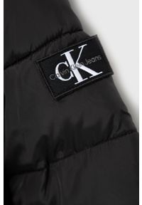 Calvin Klein Jeans kurtka dziecięca IB0IB01276.9BYY kolor czarny. Okazja: na co dzień. Typ kołnierza: kaptur. Kolor: czarny. Materiał: tkanina. Wzór: gładki. Styl: casual #3