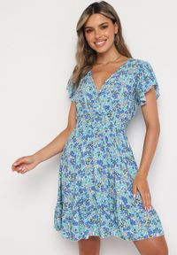 Born2be - Niebieska Bawełniana Sukienka z Gumką w Talii i Dekoltem w Serek o Kwiatowym Wzorze Doradea. Okazja: na co dzień. Typ kołnierza: dekolt w serek. Kolor: niebieski. Materiał: bawełna. Długość rękawa: krótki rękaw. Wzór: kwiaty. Sezon: lato. Styl: wizytowy, casual, elegancki #7