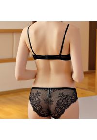 Intica - Komplet bielizny z koronką i figami regulowane ramiączka Agripina. Kolor: czerwony. Materiał: koronka. Wzór: koronka #8