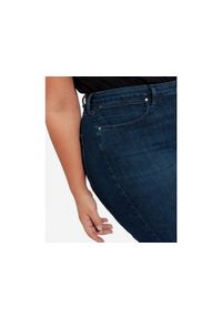 Wrangler - SPODNIE DAMSKIE WRANGLER STRAIGHT PLUS STRETCH DARK W24TWX053. Kolekcja: plus size #5