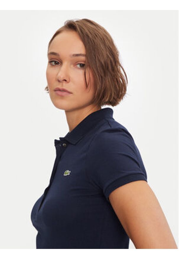Lacoste Polo DF3443 Granatowy Slim Fit. Typ kołnierza: polo. Kolor: niebieski. Materiał: bawełna