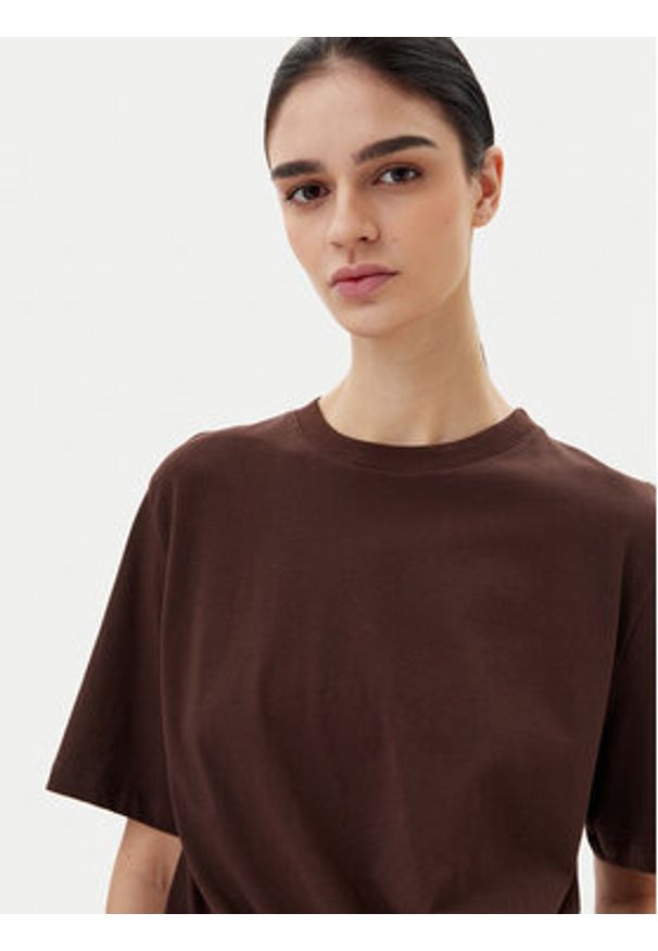 ViCOLO T-Shirt UD0043 Brązowy Regular Fit. Kolor: brązowy. Materiał: bawełna