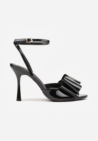 Born2be - Czarne Sandały Lakierowane Ozdobione Kokardkami Varona. Zapięcie: sprzączka. Kolor: czarny. Materiał: lakier. Wzór: aplikacja. Sezon: lato. Obcas: na obcasie. Wysokość obcasa: średni #7