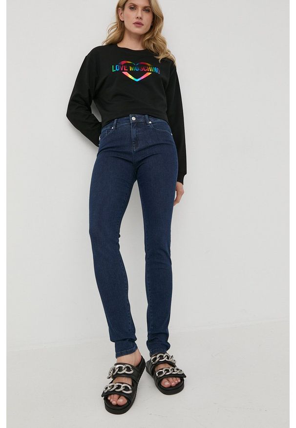 Love Moschino jeansy damskie medium waist. Kolor: niebieski