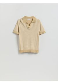 Reserved - Sweter polo z wiskozą - kremowy. Typ kołnierza: polo. Kolor: kremowy. Materiał: wiskoza #1