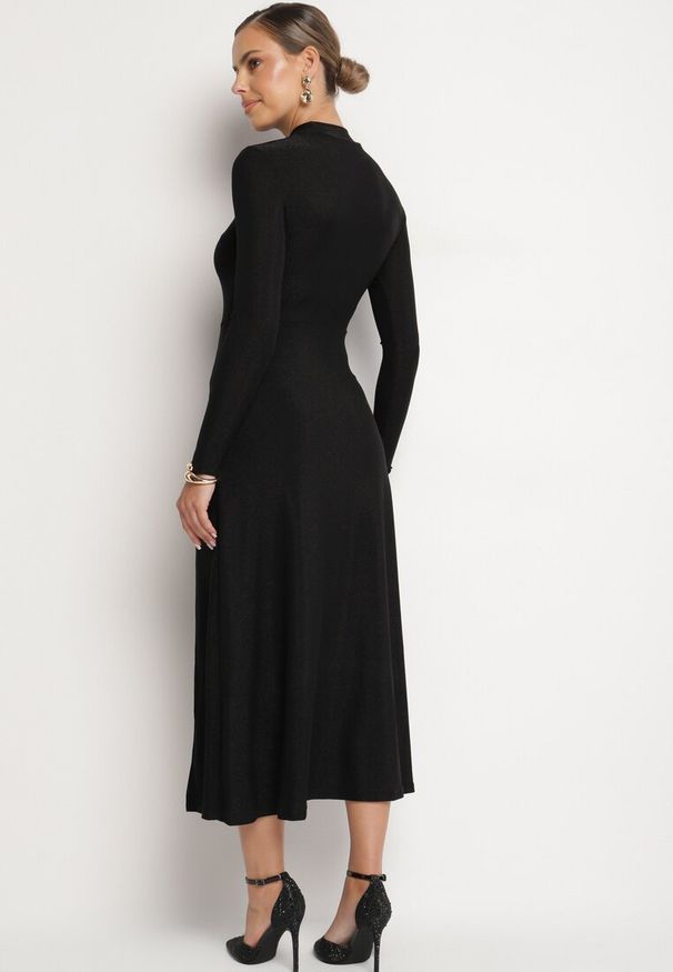 Born2be - Czarna Sukienka z Wiskozą Ozdobiona Brokatem w Eleganckim Stylu Werirra. Kolor: czarny. Materiał: wiskoza. Wzór: aplikacja. Sezon: zima. Styl: elegancki