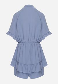 Born2be - Niebieski Taliowany Kombinezon z Gumką w Talii i Ozdobną Falbanką przy Rękawach Nanselena. Kolor: niebieski. Długość rękawa: krótki rękaw. Długość: krótkie. Styl: elegancki #5