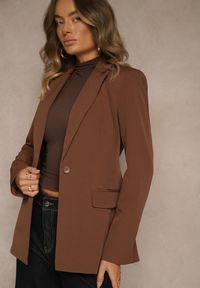 Renee - Brązowa Marynarka VICES o Taliowanym Kroju z Podkreślonymi Ramionami Arivita. Kolor: brązowy. Materiał: jeans. Styl: klasyczny, elegancki #3