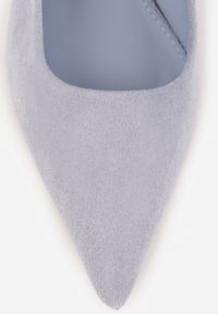 Renee - Niebieskie Czółenka Slingback na Kaczuszce z Imitacji Zamszu Mairiko. Nosek buta: szpiczasty. Zapięcie: sprzączka. Kolor: niebieski. Materiał: zamsz. Sezon: lato. Obcas: na szpilce. Wysokość obcasa: średni #8