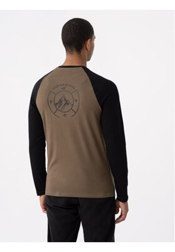 4f - 4F Longsleeve 4FAW23TLONM162 Brązowy Regular Fit. Kolor: brązowy. Materiał: bawełna. Długość rękawa: długi rękaw