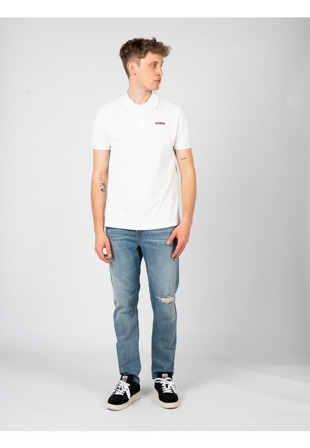 Diesel Koszulka Polo "T-Smith" | A04087-0JMAD | Mężczyzna | Biały. Typ kołnierza: polo. Kolor: biały. Materiał: bawełna. Wzór: nadruk. Styl: klasyczny, elegancki