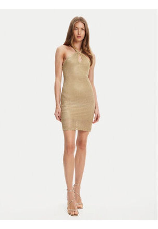 Guess Sukienka dzianinowa W5YK34 Z24F0 Złoty Slim Fit. Kolor: złoty. Materiał: wiskoza
