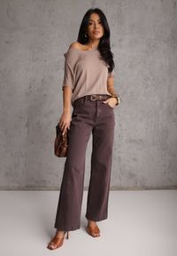 Renee - Brązowa Bluzka z Wiskozą i Dekoltem w Serek o Kroju Typu Nietoperz Haidare. Okazja: na co dzień. Typ kołnierza: dekolt w serek. Kolor: brązowy. Materiał: wiskoza. Styl: casual #6