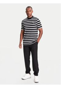 Karl Lagerfeld - KARL LAGERFELD T-Shirt 755022 553231 Czarny Regular Fit. Typ kołnierza: dekolt w karo. Kolor: czarny. Materiał: bawełna