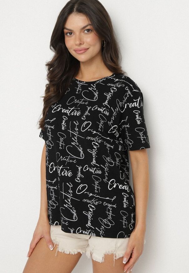 Born2be - Czarny T-shirt Oversize z Bawełny Zdobiony Nadrukiem Sinelra. Okazja: na co dzień. Kolor: czarny. Materiał: bawełna. Wzór: aplikacja, nadruk. Styl: klasyczny, elegancki, casual